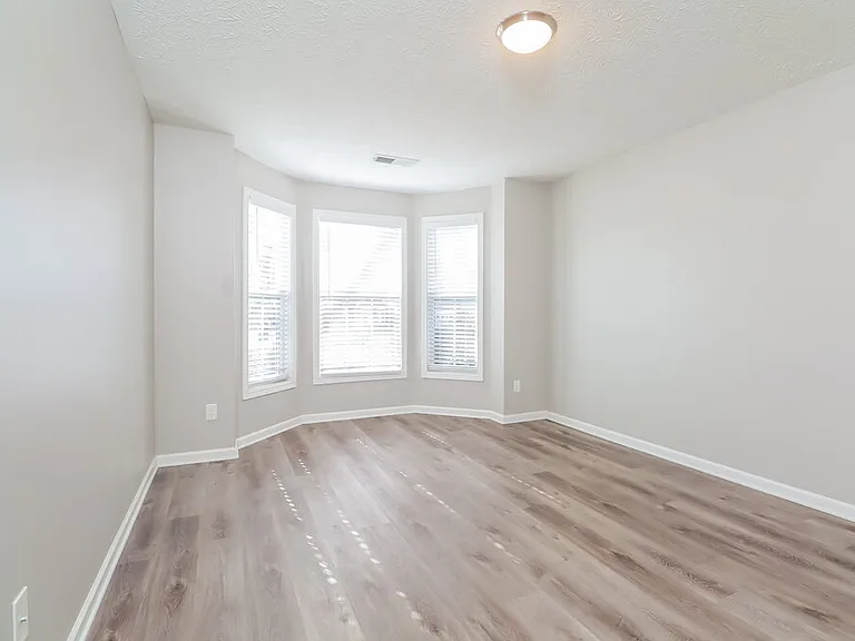 1016 Harbor View Ln — Photo 13