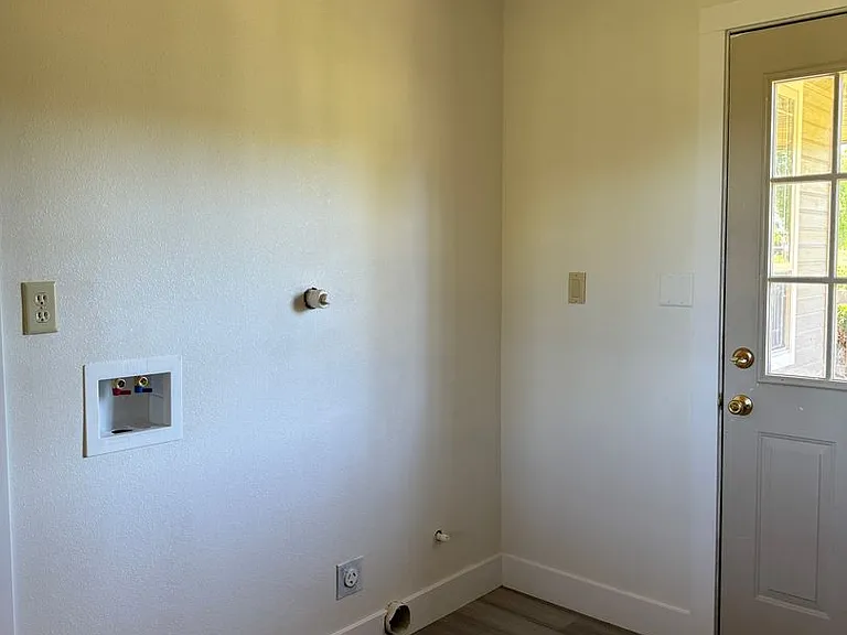 19383 Pine Ave — Photo 13