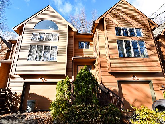 2nd image of 14 Saddle River Ct