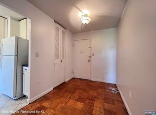 1 Wall St APT 3G, Fort Lee, NJ 07024
