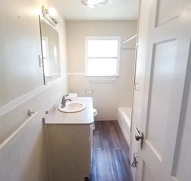 1225 W Garza St — Photo 10