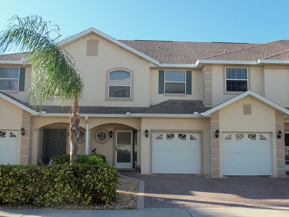 2 Story Townhome Condo w/1 car garage