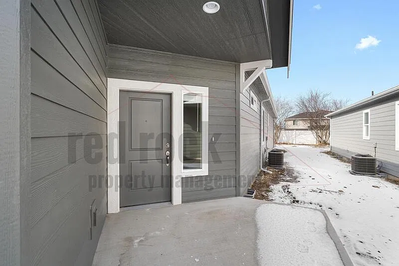 3 bed, 2.0 bath, 1638 sqft, $2,350 — Photo 4