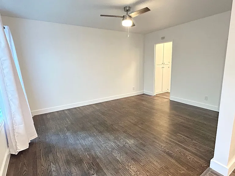 2219 E 10th st. in Long Beach! — Photo 8