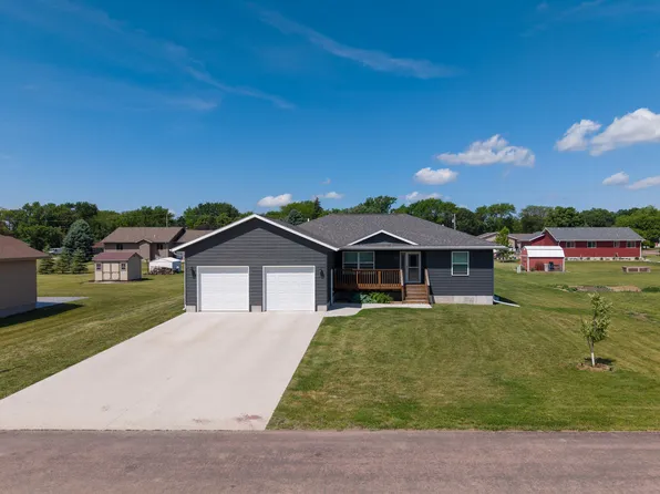 721 Oak St, Alexandria, SD 57311