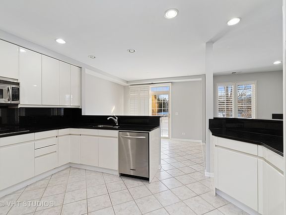 3rd image of 21 Beaconsfield Ct