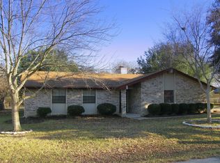 109 E 11th St, Elgin, TX 78621