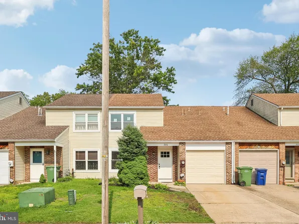 304 Foxwood Ln, Marlton, NJ 08053