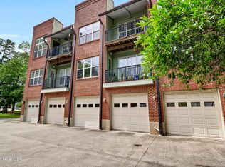 2906 Market St #301, Wilmington, NC 28403