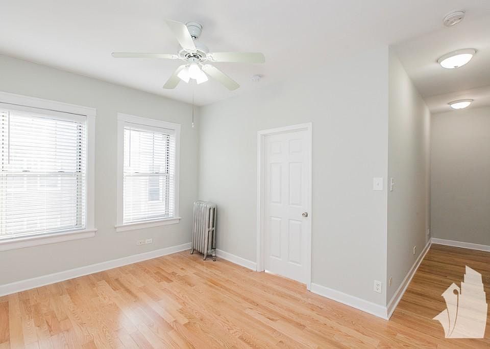 1st image of 1922 W Winona St #3J