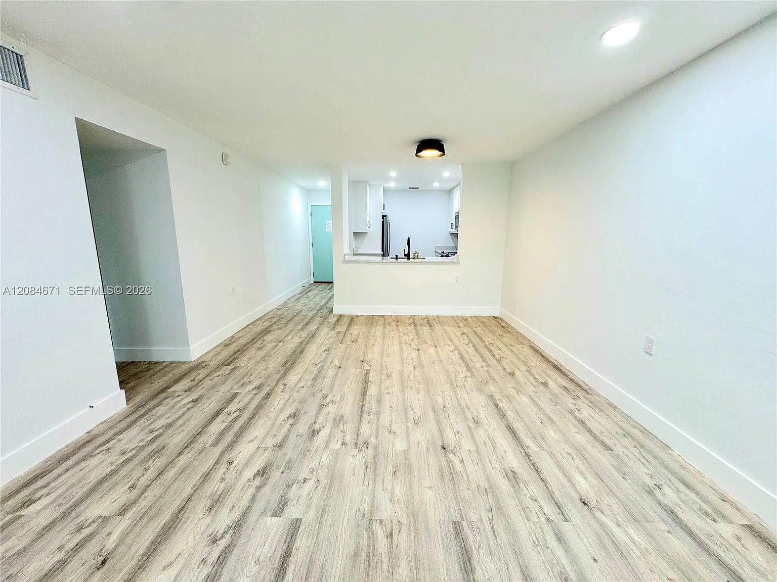 Pine Grove Condo — Photo 4