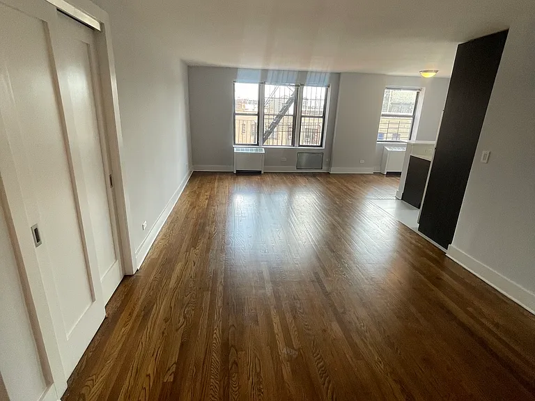 1097 Walton Ave #2A — Photo 2