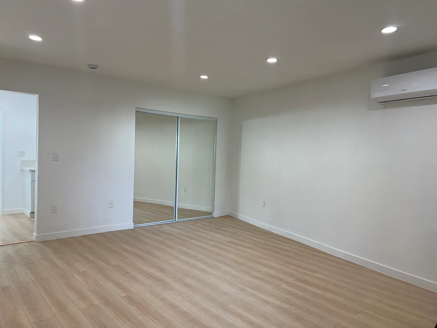 Studio, 390 sqft, $1,850 — Photo 1