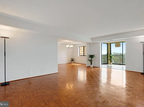 5904 Mount Eagle Dr APT 712, Alexandria, VA 22303