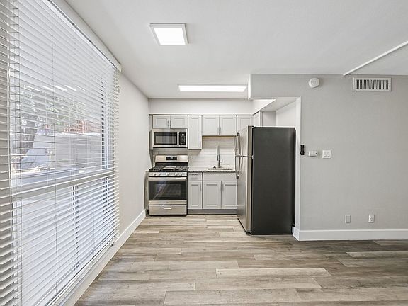 4th image of 5245 E Thomas Rd #D25