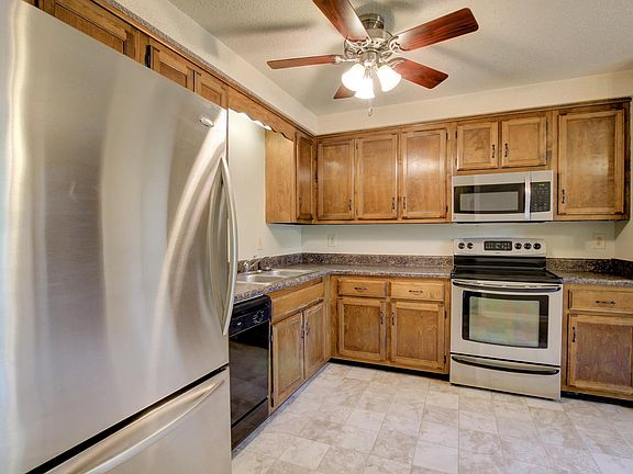 3rd image of 3083 Woody Ln