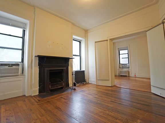 2nd image of 95 E 10th St APT 3