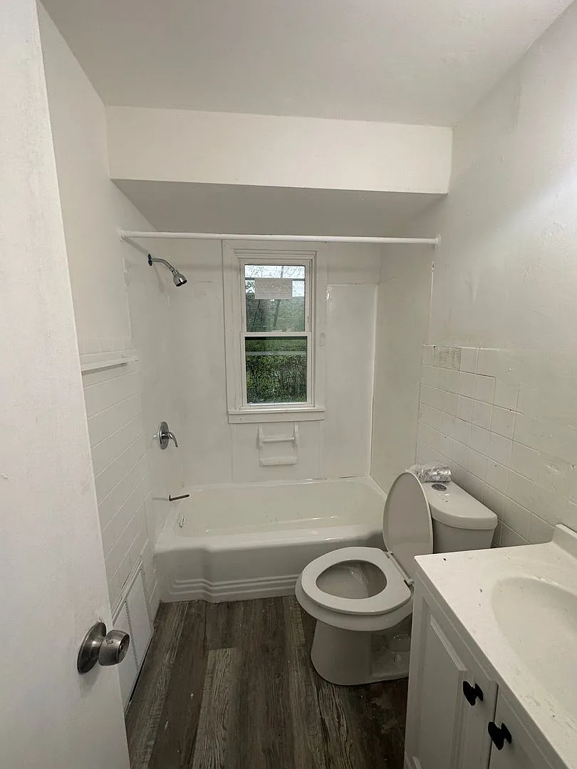 4bd Single Garfield Water/Sewer included — Photo 3