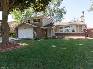 7210 Hawthorne Ave, Woodridge, IL 60517