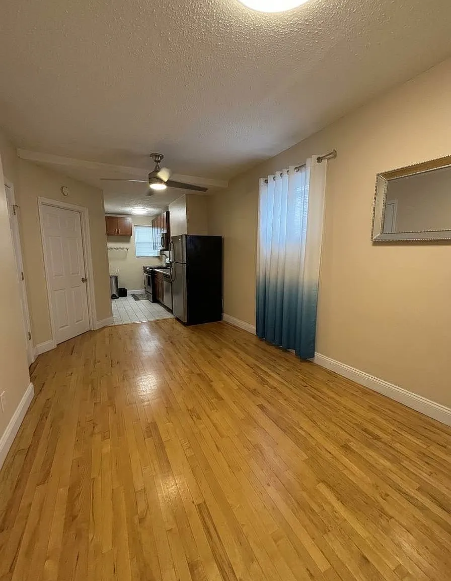 30 Georgia Avenue — Photo 3