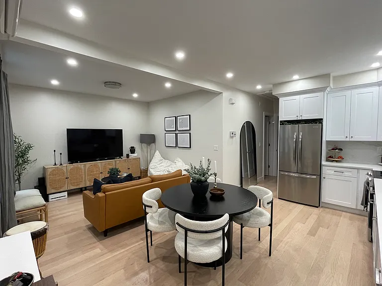 290 Clifton Ave — Photo 20