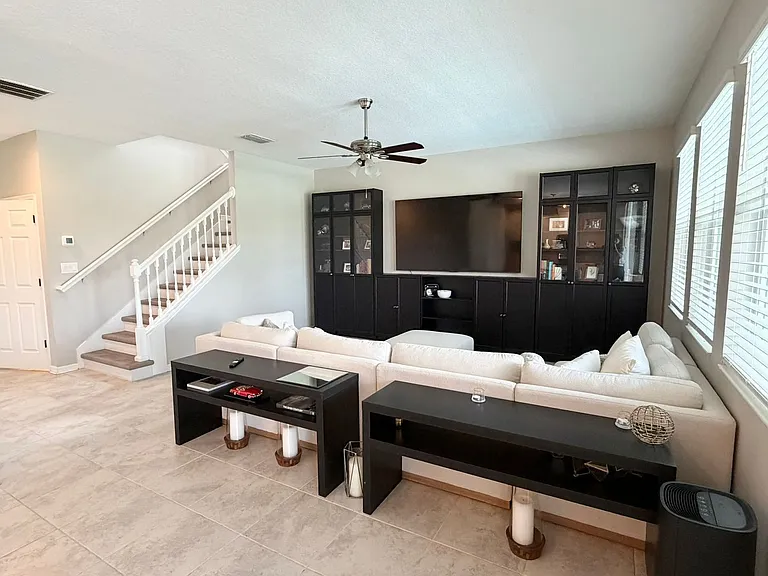 1659 Chatsworth Cir — Photo 3