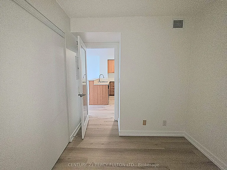 36 Lee Centre Dr #2108 — Photo 21