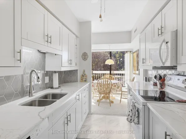 40 Auburn St #207, Peterborough, ON K9H 2G2