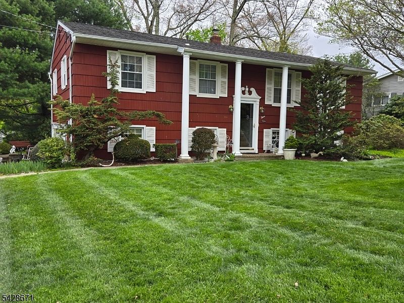1st image of 3 Perrelli Ln