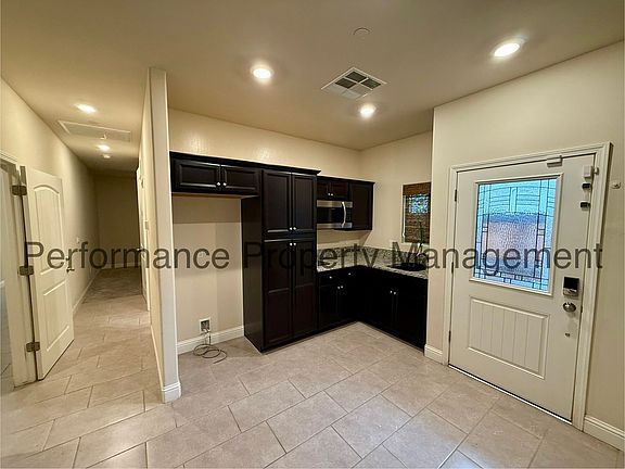 4th image of 3815 Lynwood Way