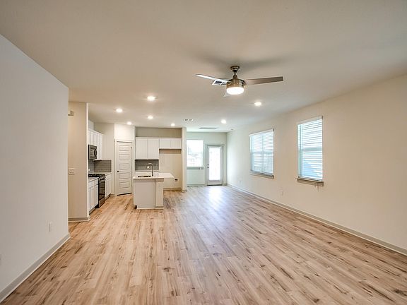 5th image of 140 Cupreata Ln