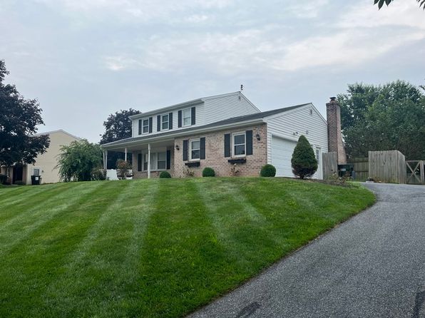 2440 Douglas Dr