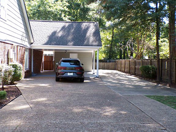 4th image of 8325 Farmington Blvd