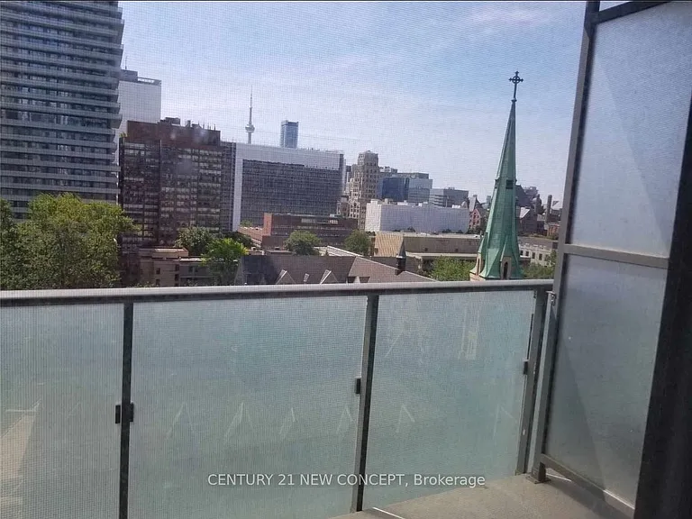 1080 Bay St #903 — Photo 8