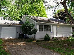 604 S 13th Ave W, Newton, IA 50208
