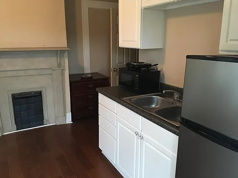 465 Craft St #B — Photo 4