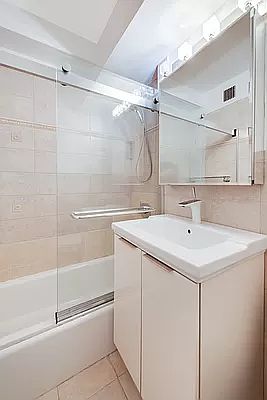 5th image of 310 Lexington Ave #10FGH