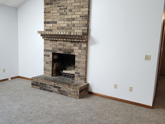 Living Room with fireplace