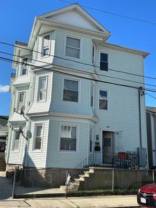81 Swindells St, Fall River, MA, 02723
