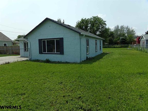 3rd image of 1712 W Overland Dr
