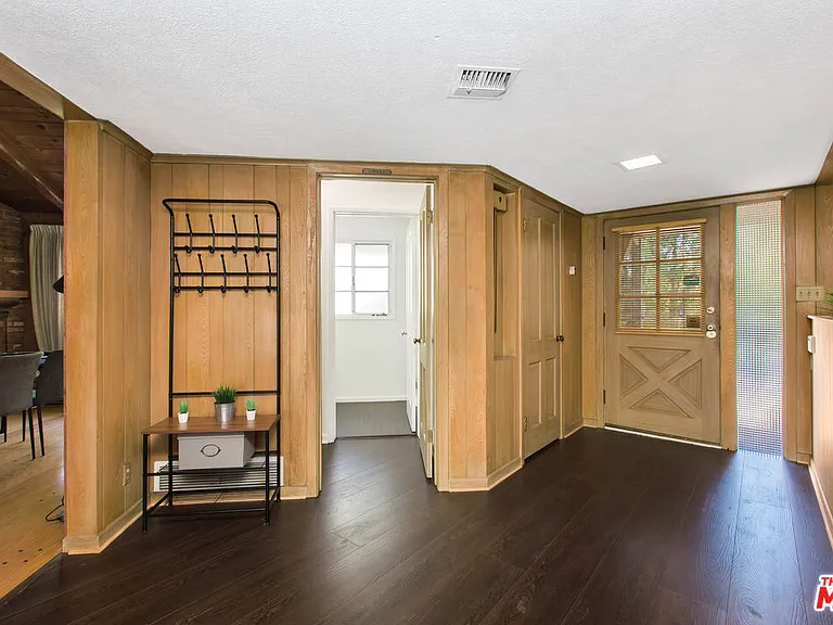 19471 Rosita St — Photo 4