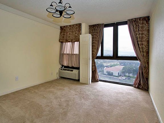 4th image of 7701 Wurzbach Rd APT 702