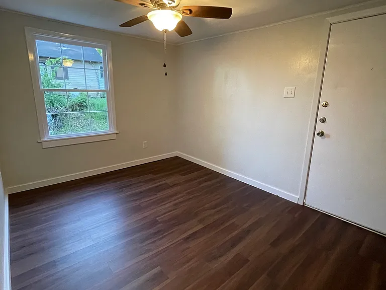 620 S Fredonia St #1A — Photo 8