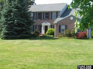 8849 Reynolds Mill Rd, Seven Valleys, PA 17360