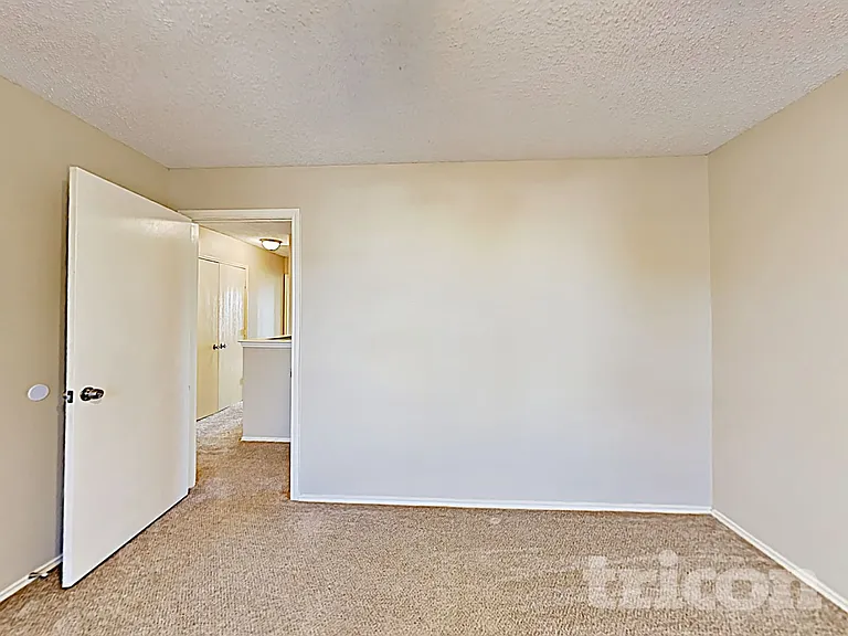 2036 Talon Dr — Photo 12