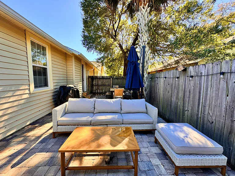 1666 W Intendencia St #B — Photo 31