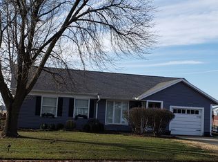 1203 S Prairie St, Robinson, IL 62454