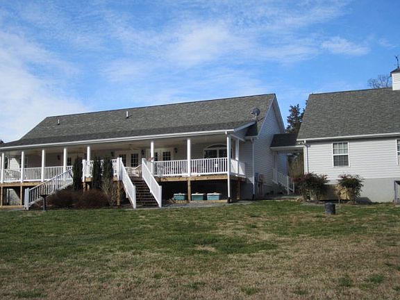 3rd image of 202 Colley Ln