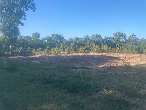 5th image of 828 Antler Dr