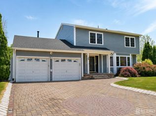 35 Liberty Dr, Dayton, NJ 08810